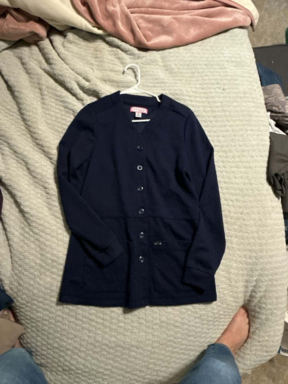 koi by Kathy Peterson Women's Claire Button Front Knit Scrub Jacket. Navy Blue.